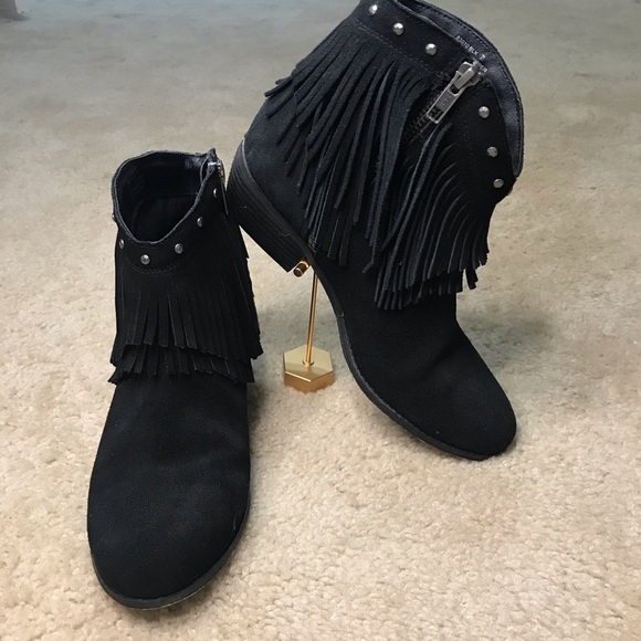 Minnetonka Bandera Studded Booties with Fringe - Picture 3 of 9